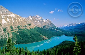 Use the natural beauty of the Canadian Rockies in your luxury wedding.