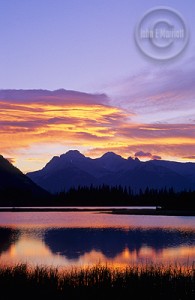 bnp0444_mountainsunrise_banffnationalpark