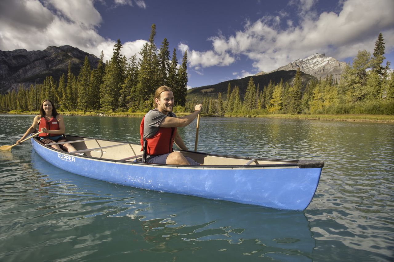 https://www.banfftravel.com/wp-content/uploads/2008/07/Blue-Canoe-Rentals-%E2%80%93-Solo-Kayaks-Too.jpg
